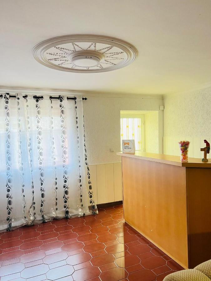 Hostel Golden Star Gião Exteriér fotografie